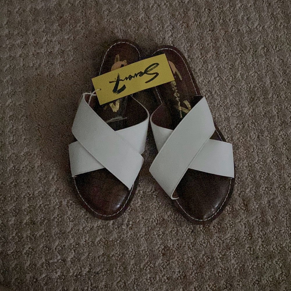 Brand new Seven white flats